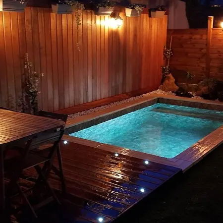 Au Calme Avec Piscine ヴィラ セット